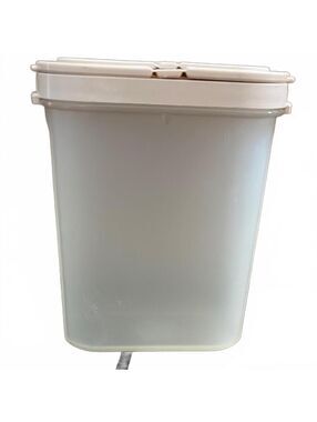 Tupperware Storage Container with Secure Lid 1846-17